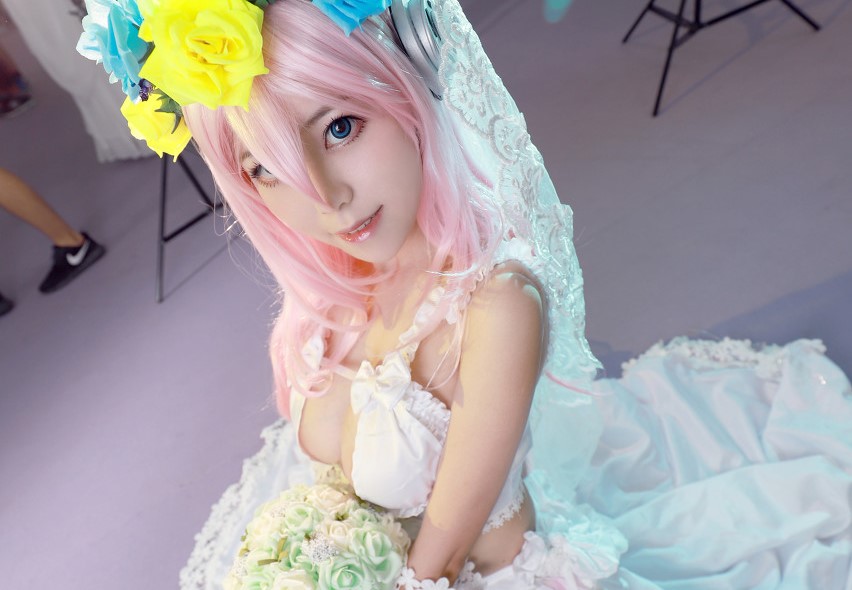 小说：他重回网游被千人追杀，无数高手却哭了：我们的王回来了