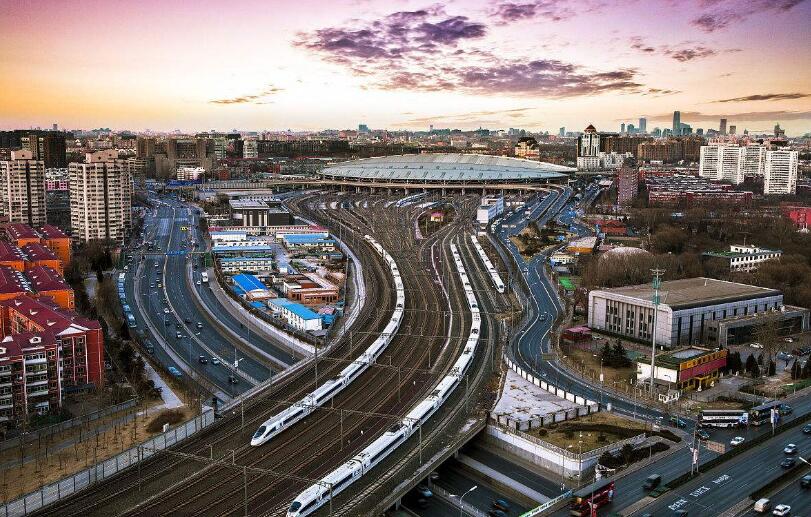 李防长与普京一个握手的距离，多国政要确认访华，布林肯却不在列