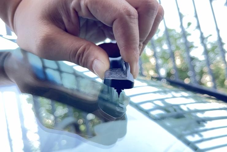 雨刷异响换胶条还是雨刷,雨刷异响是雨刷问题还是玻璃问题