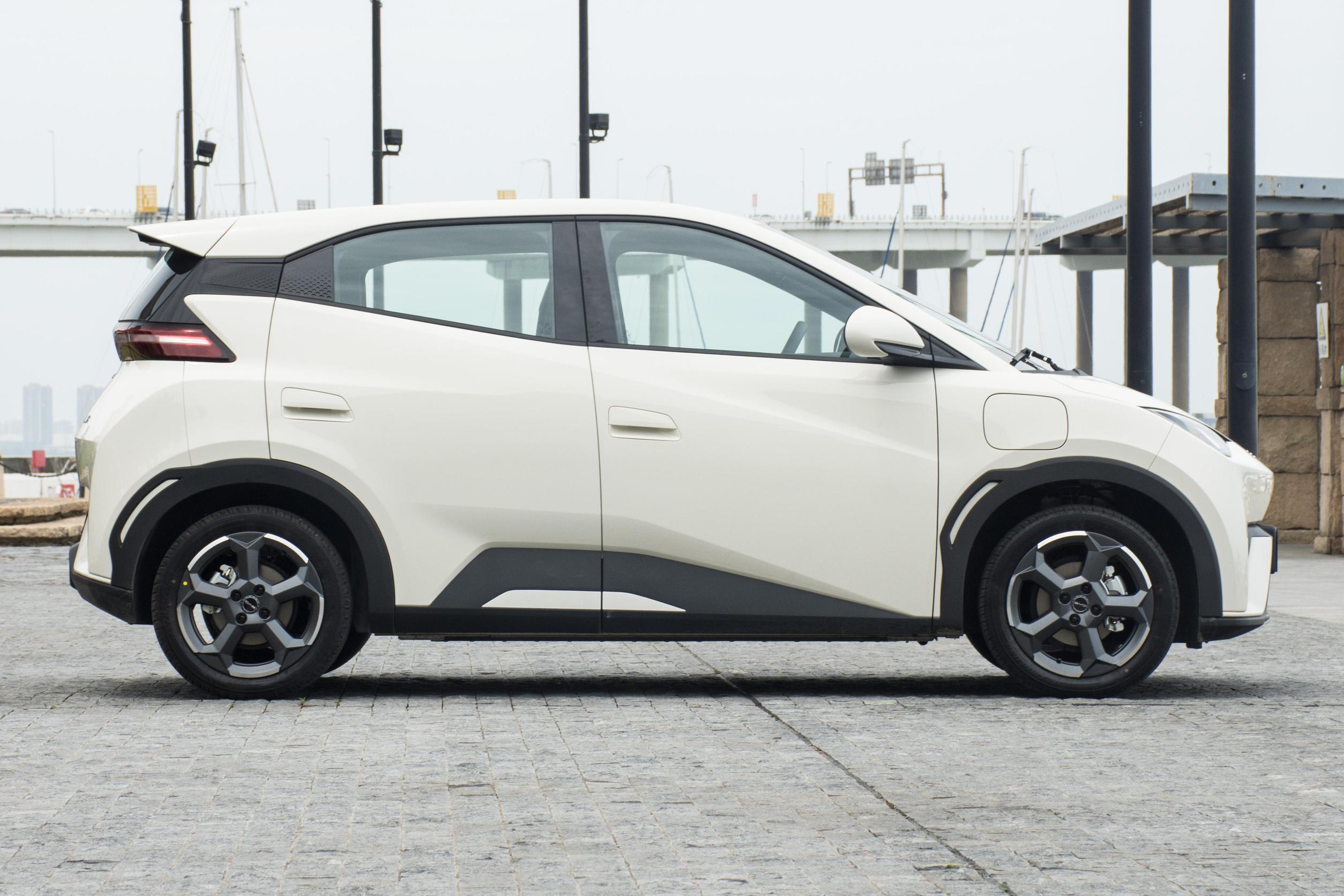 适合女生开的小车性价比高的车型,省油好开的家用性能轿车推荐