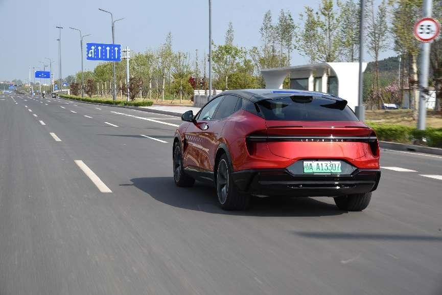 路特斯纯电轿跑百公里加速,路特斯eletre两个版本百公里加速