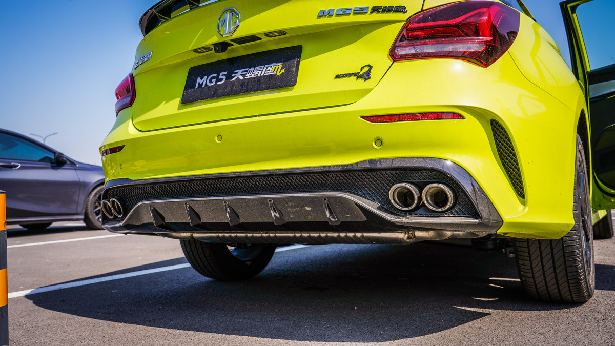 名爵mg5新款1.5t试驾,名爵mg5天蝎座豪华版测评