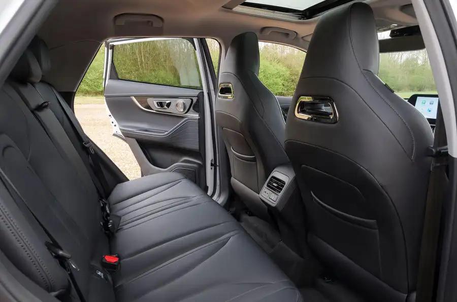 奇瑞欧萌达e5是混动吗,比亚迪刀片电池新能源汽车