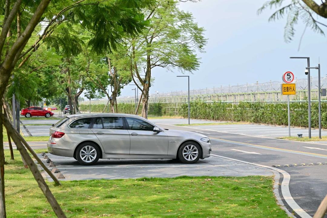 二手宝马520i旅行怎么样,12年宝马5系2.0t进口520i