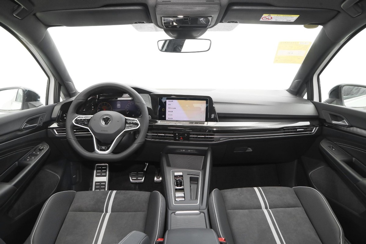 2022款高尔夫搭载1.4T动力，百公里油耗5.5L，都市白领“首选”？