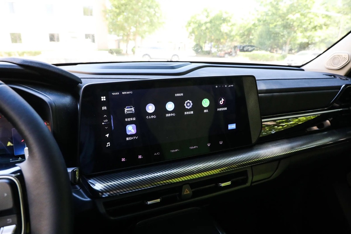 把音乐会搬车上？为年轻人而来的哈弗酷狗产品力表现如何