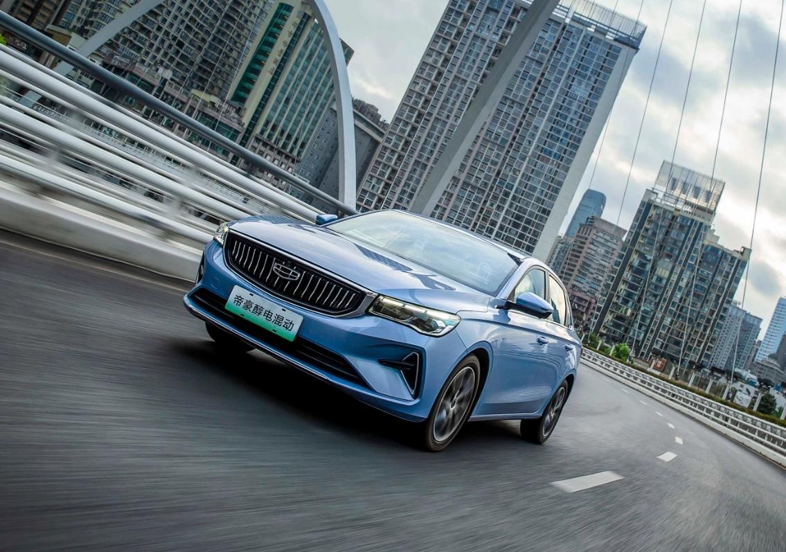 吉利2022款帝豪雷神hix油电混动版,吉利帝豪降价20万