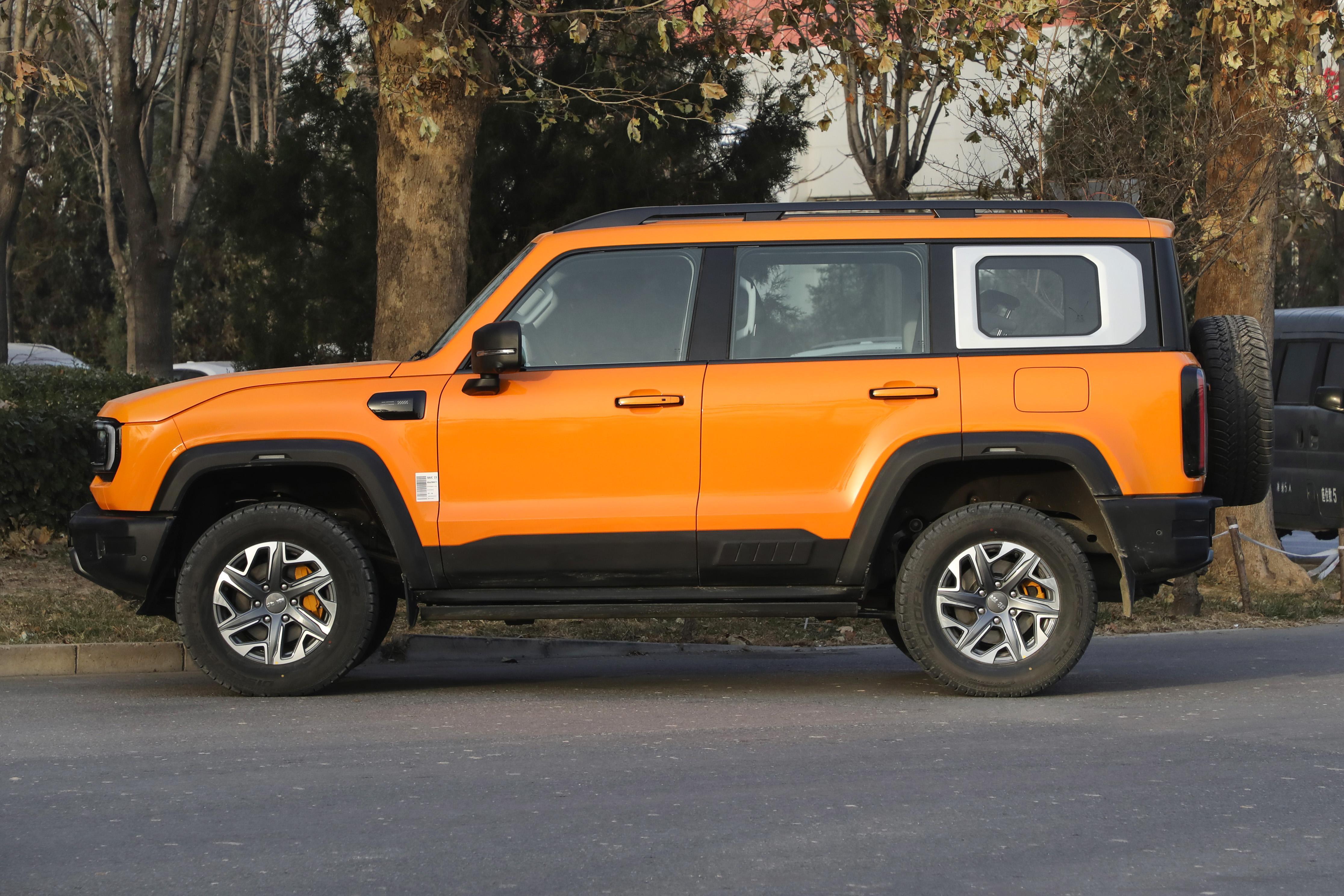 全款六七万左右2018北京bj40,2020款bj40四驱是全时还是分时四驱