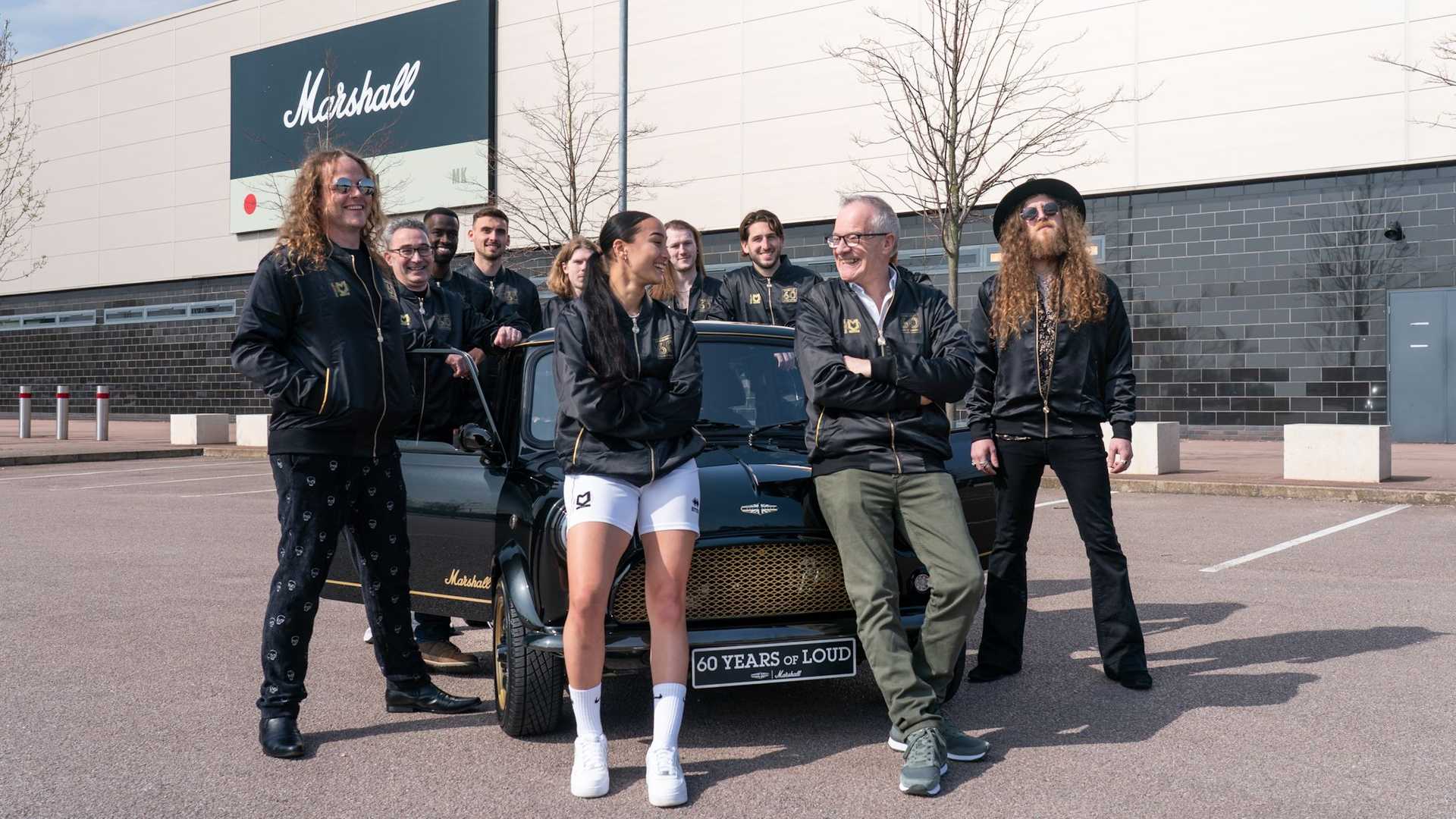 广场舞也能玩摇滚,可能你缺了一台mini马歇尔特别版改装车