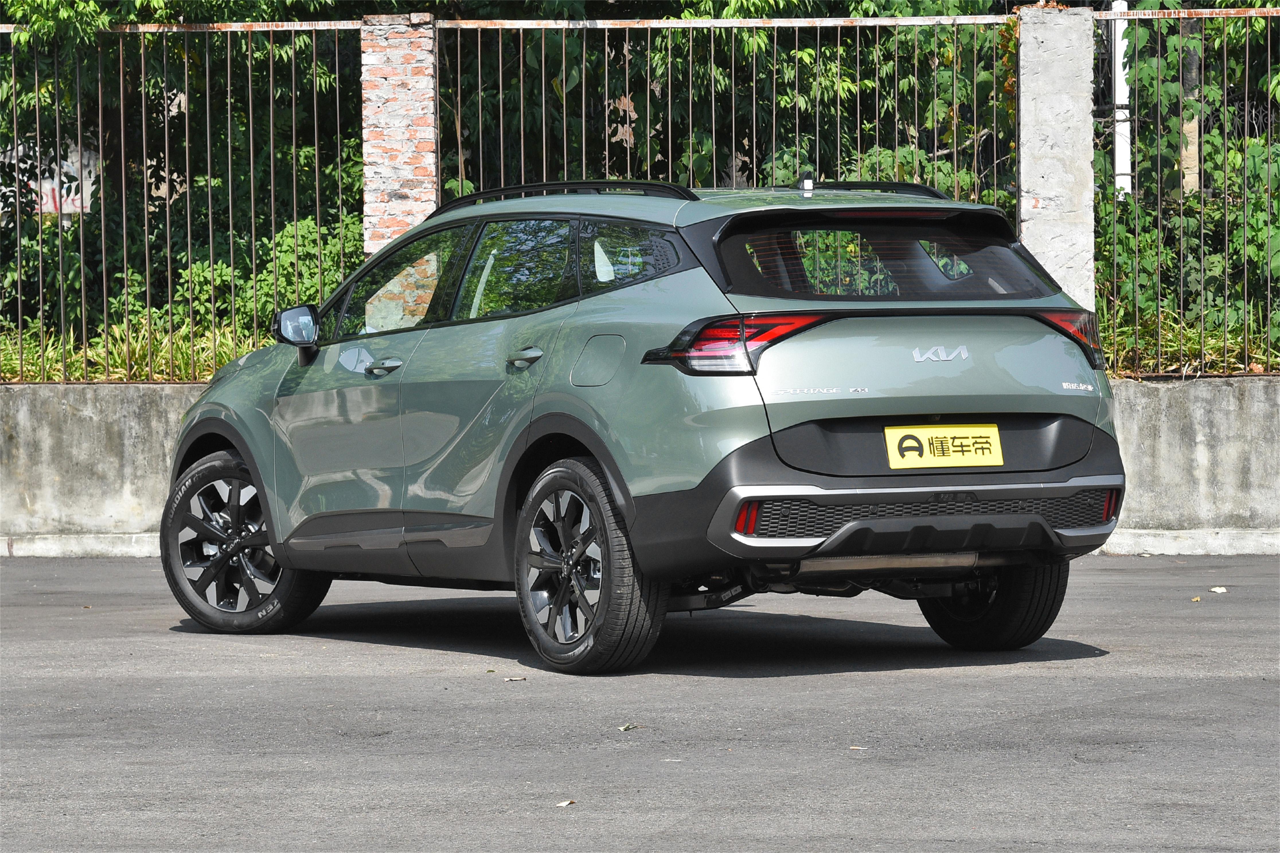 配适时四驱，搭载2.0T+8AT，指导价23.48万，起亚狮铂拓界解析