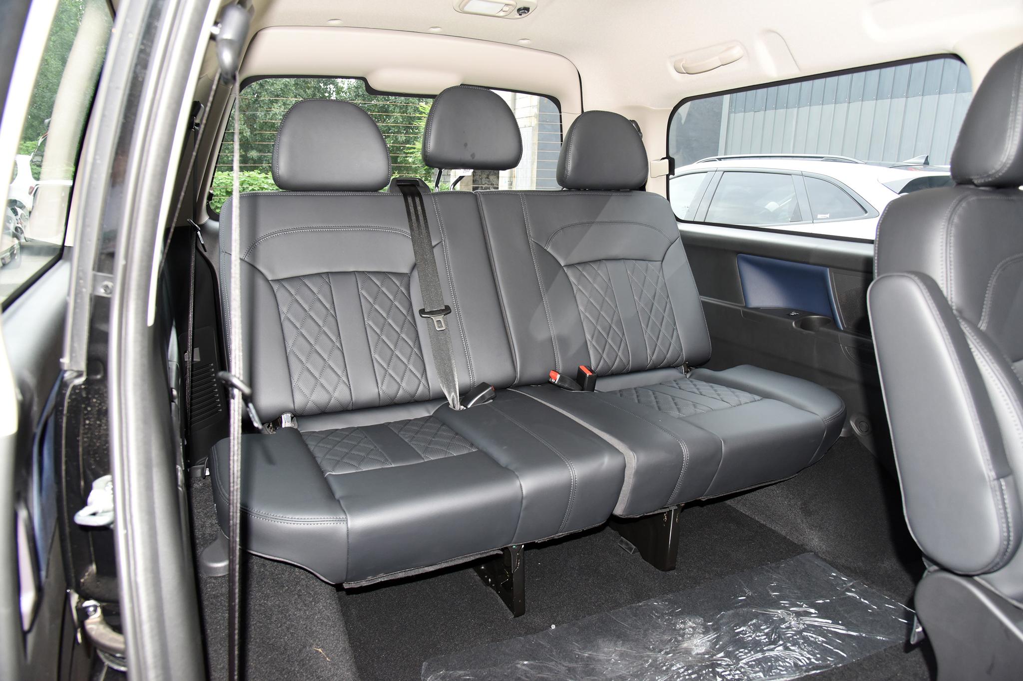 菱智五万左右七座新车配置,菱智m51.6l七座座椅布局