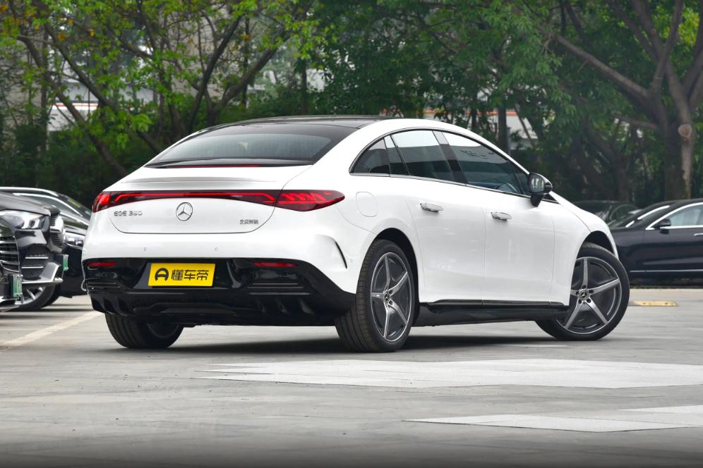 奔驰eqe与宝马i5哪个值得买,宝马i5和奔驰eqs是一个级别吗