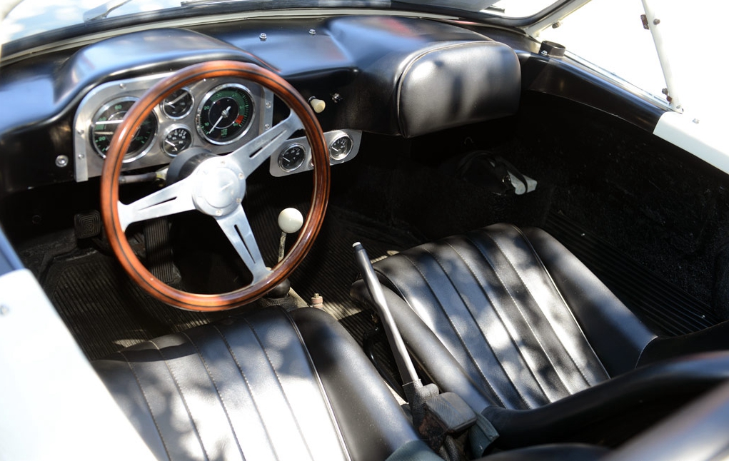 瑞典人采用甲壳虫底盘制造的敞篷跑车-Enzmann506