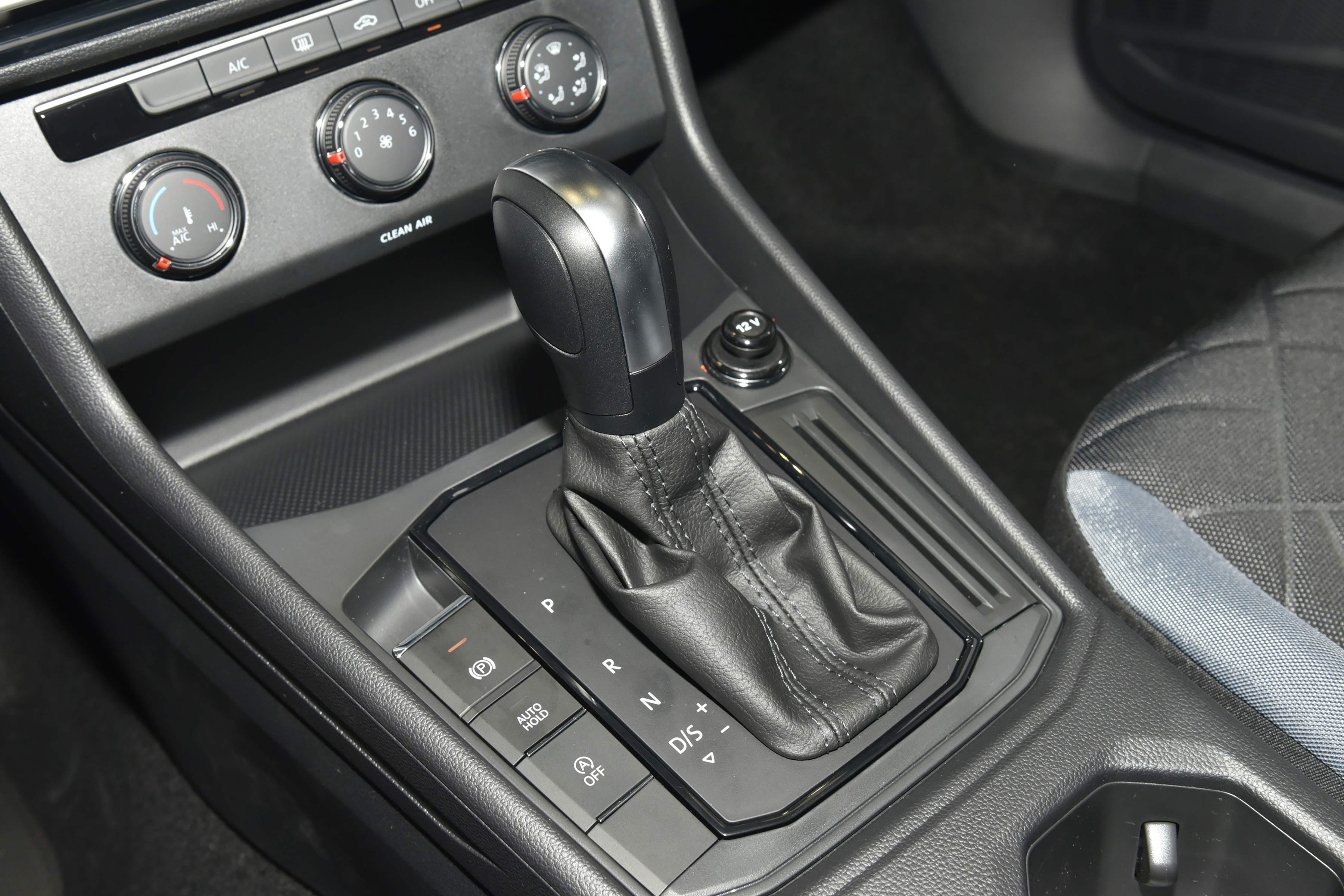 价格下调配置增加,新老款朗逸该如何选择,一篇文章看懂