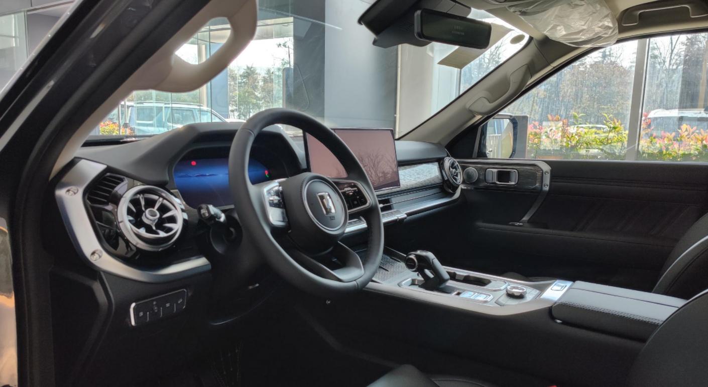 实力派越野SUV？长城坦克400Hi4-T体验解析