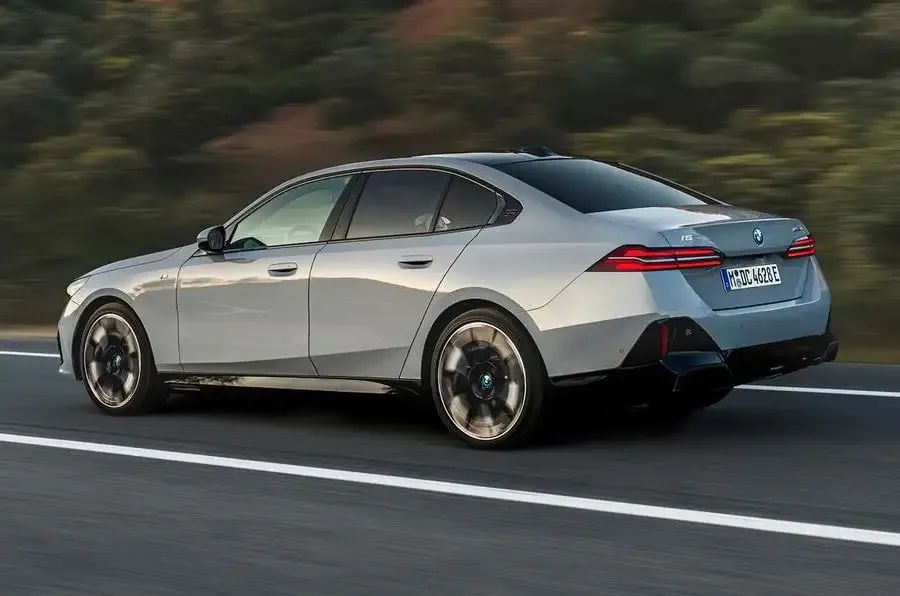 e60宝马5系有什么颜色,e60宝马5系光感