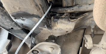 为什么车子一开空调就有一股臭味,新买立式空调有股酸臭味怎么解决