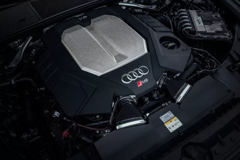 奥迪rs6在国外版本的售价,奥迪rs6c7performance高性能版