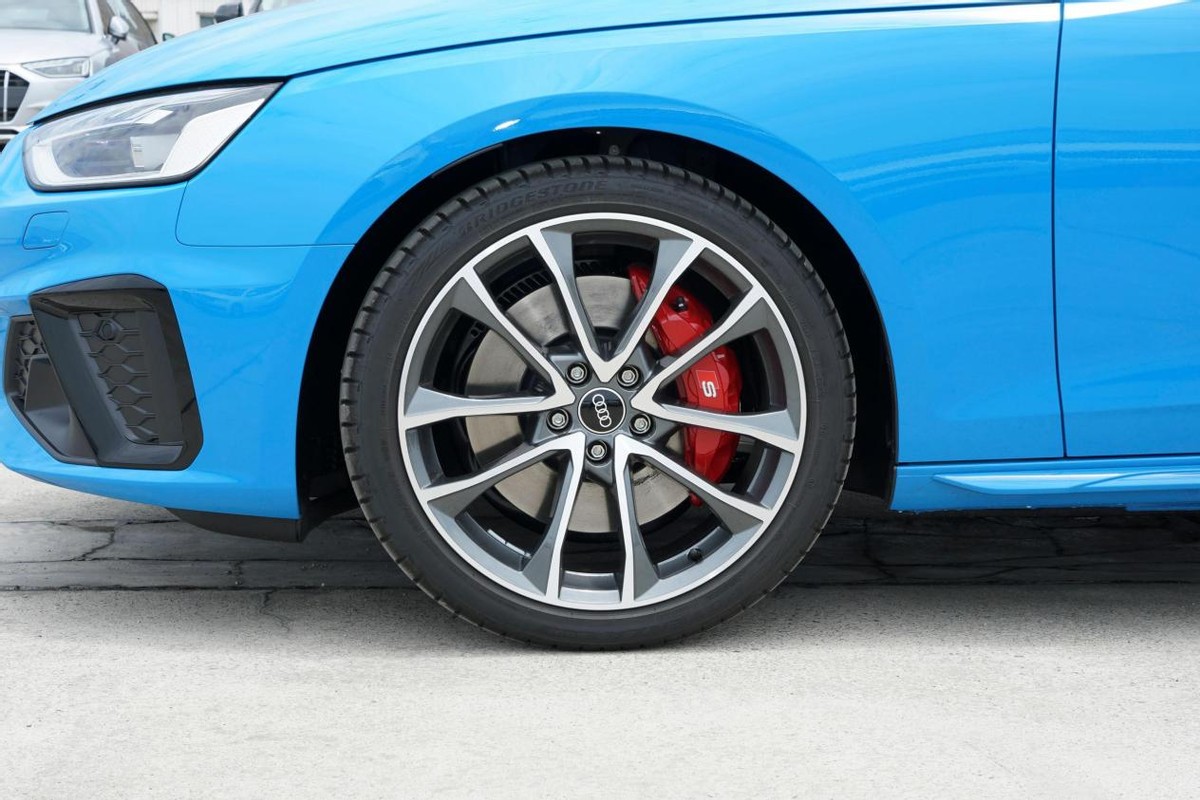 全新奥迪s4测评,新款奥迪s4实车首曝