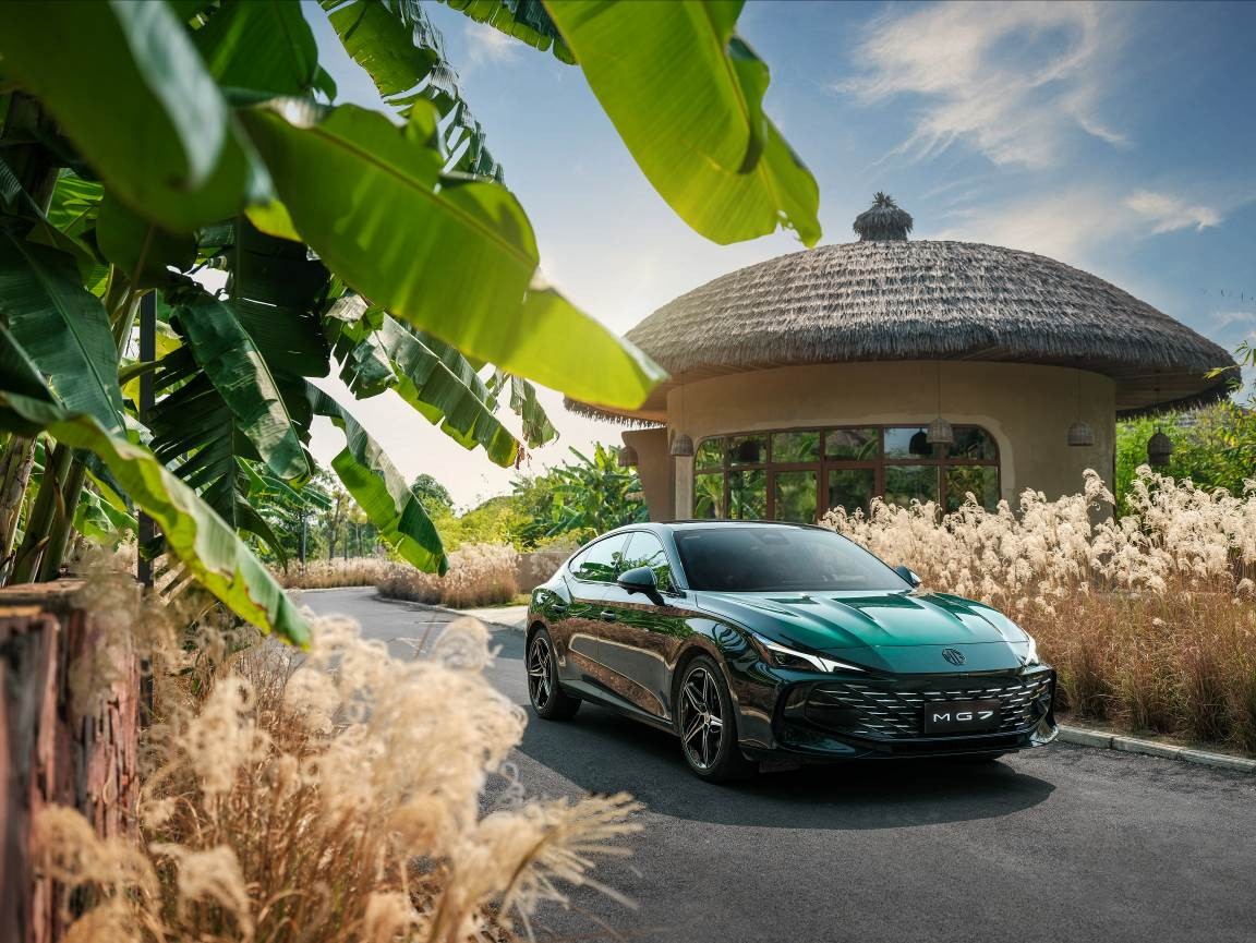 mg7重生持续发力高端运动轿跑赛道,最美轿跑mg7试驾