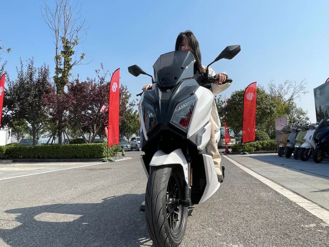 凯威mbpx300护杠多少米,凯威300街车