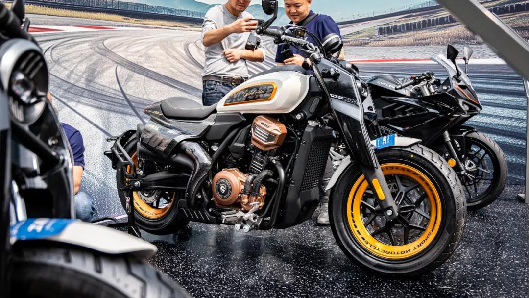 宗申week8改装bobber,宗申四缸2.8米新车