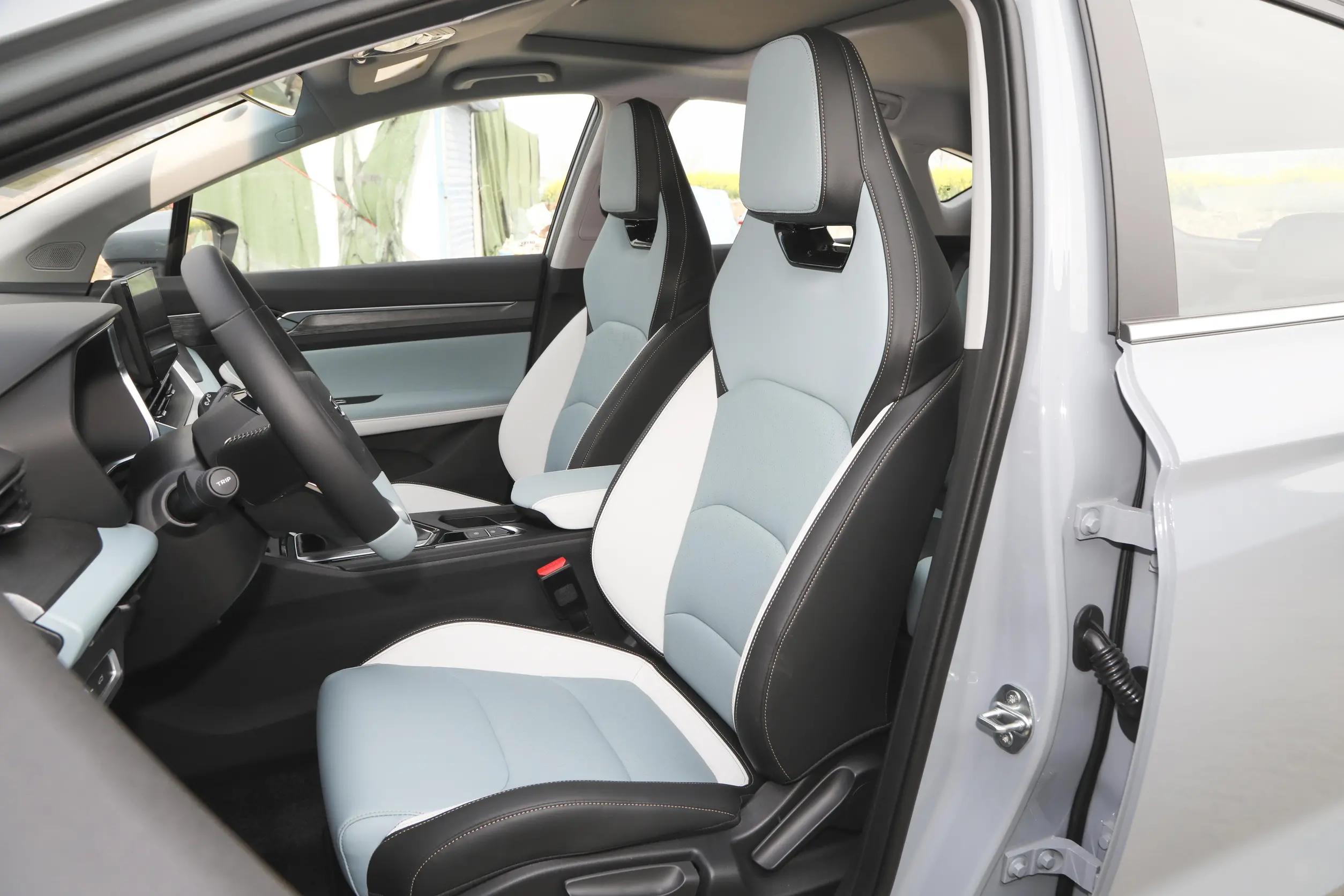 沃尔沃两厢c30最新款,沃尔沃最新款c30多少钱