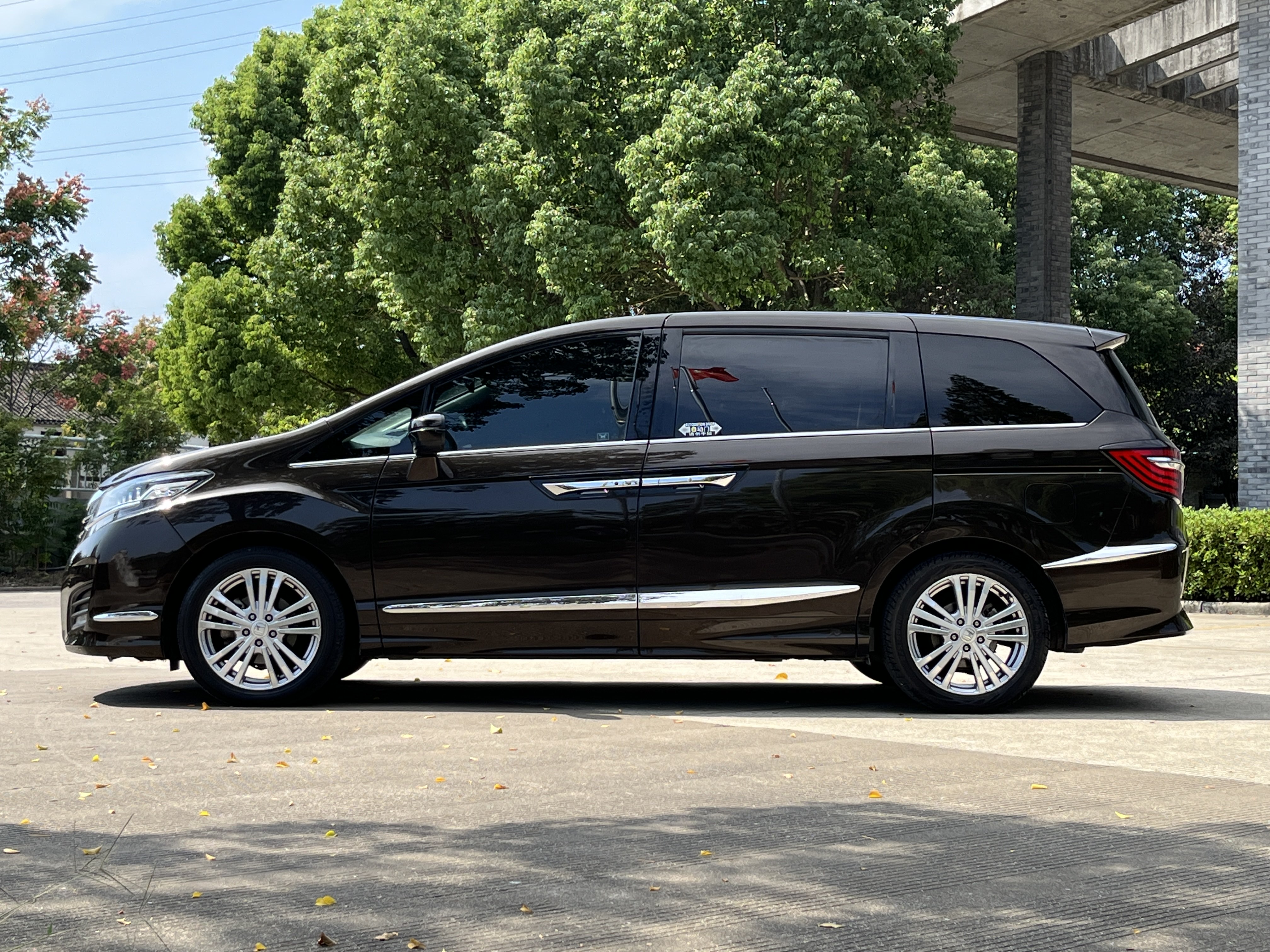 家庭出游选mpv还是suv,适合全家旅行的mpv二手