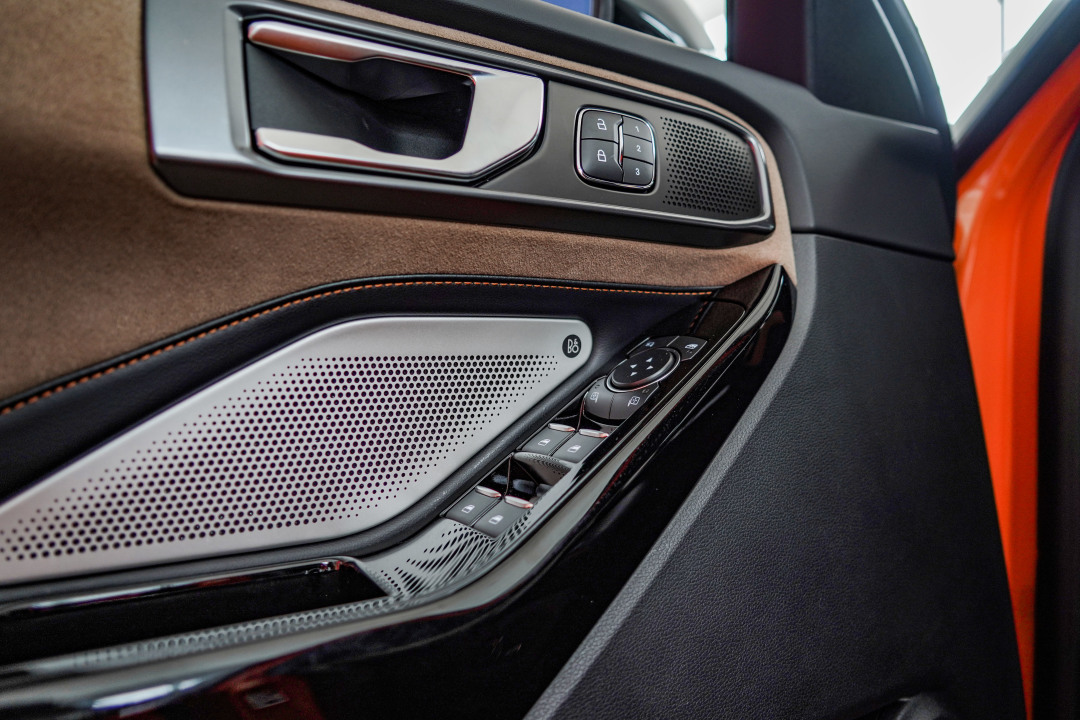 2024款福特探险者昆仑版6座落地价,福特探险者昆仑版2023款质量怎样