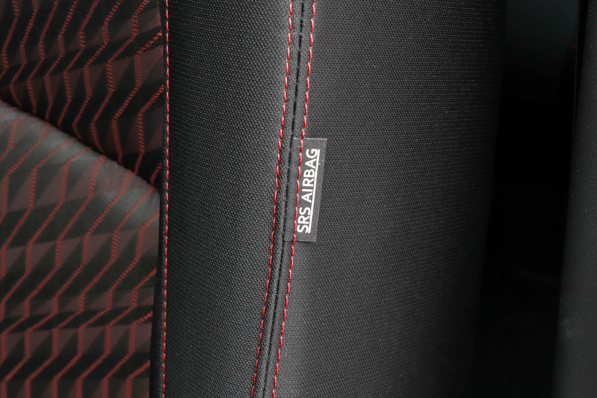 想买省油耐用的轿车，不妨看看蓝鸟，变速箱平顺、后备厢空间大