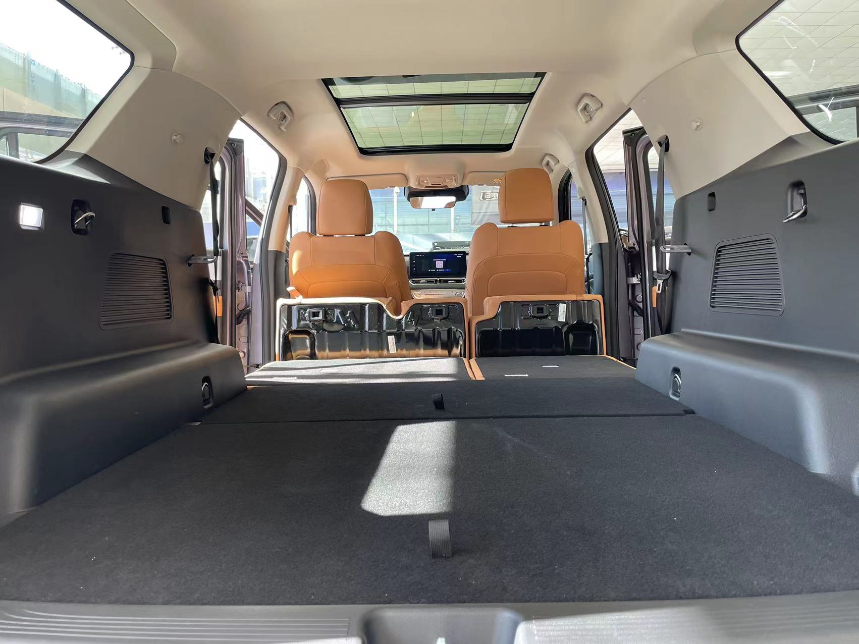 新哈弗h5实用后备箱,新哈弗h5路上实拍