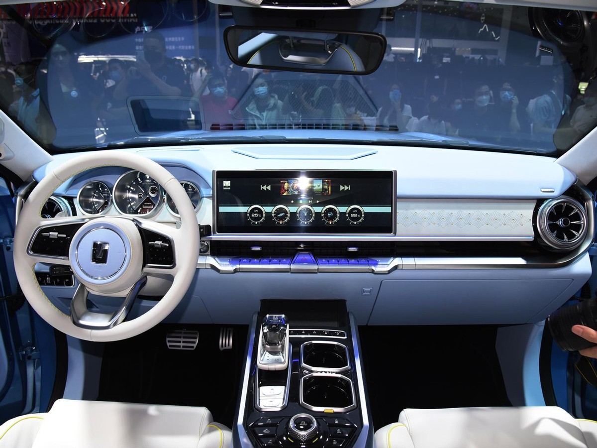 捷途旅行者和红旗h5买哪个更好,大五座大型suv全新哈弗h5官图发布