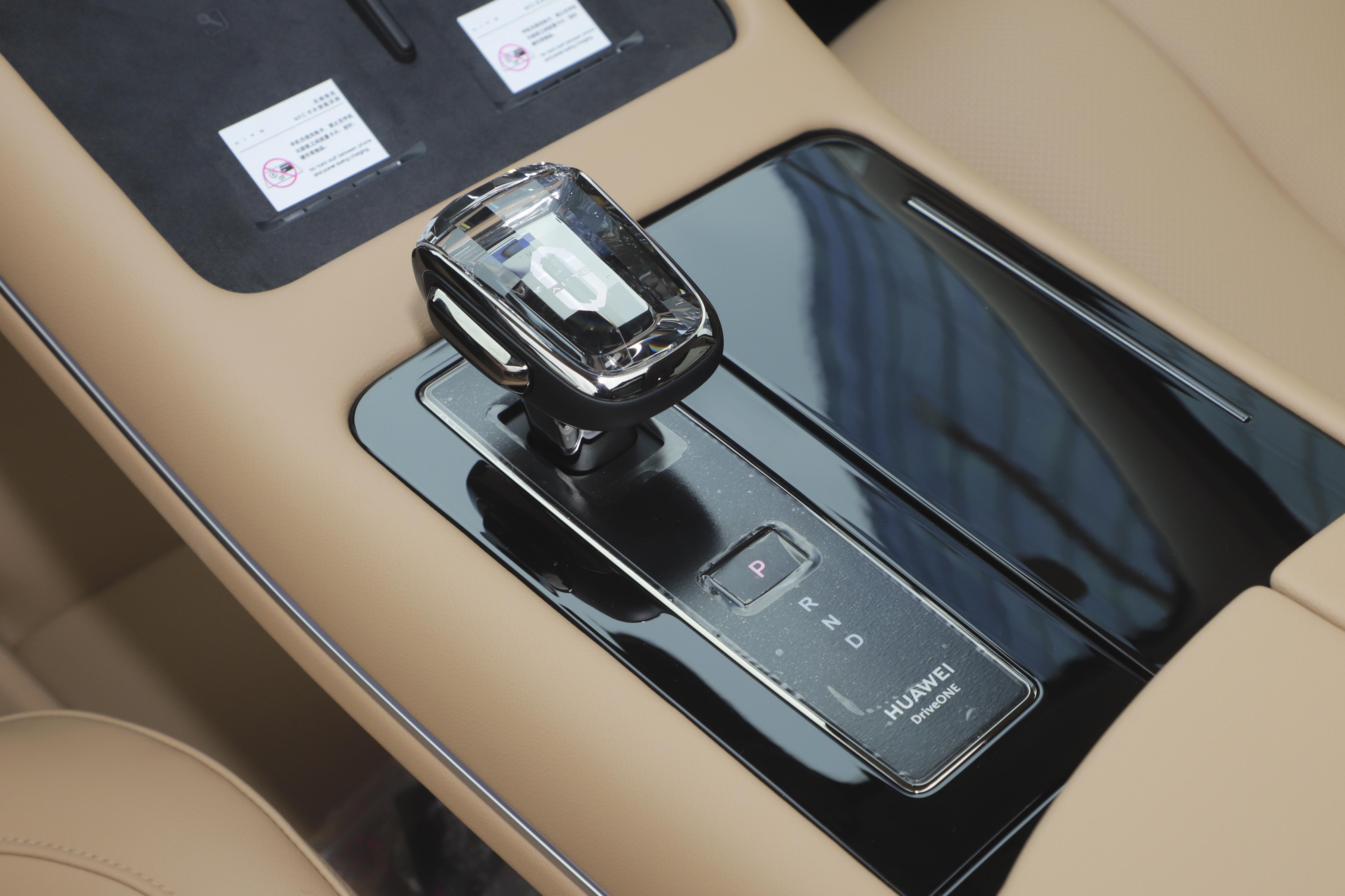 华为汽车aito问界m7,华为问界m7油电混合价格