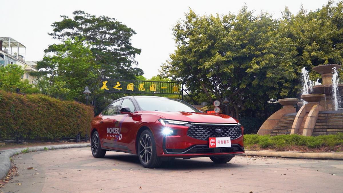 试驾全新一代蒙迪欧,全系2.0T+8AT,预售最低不到16万,香得不行