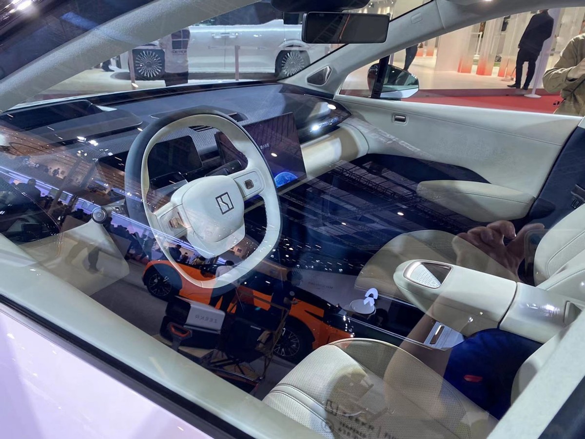 预算20万的纯电轿车,上海车展30万内的插电混suv