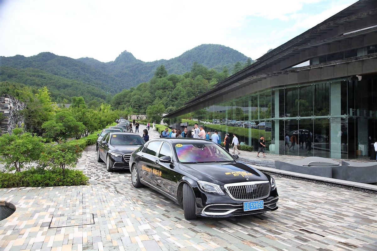 驾迈巴赫从苍山洱海到高黎贡温泉畅享生活,德国马牌UC7给力