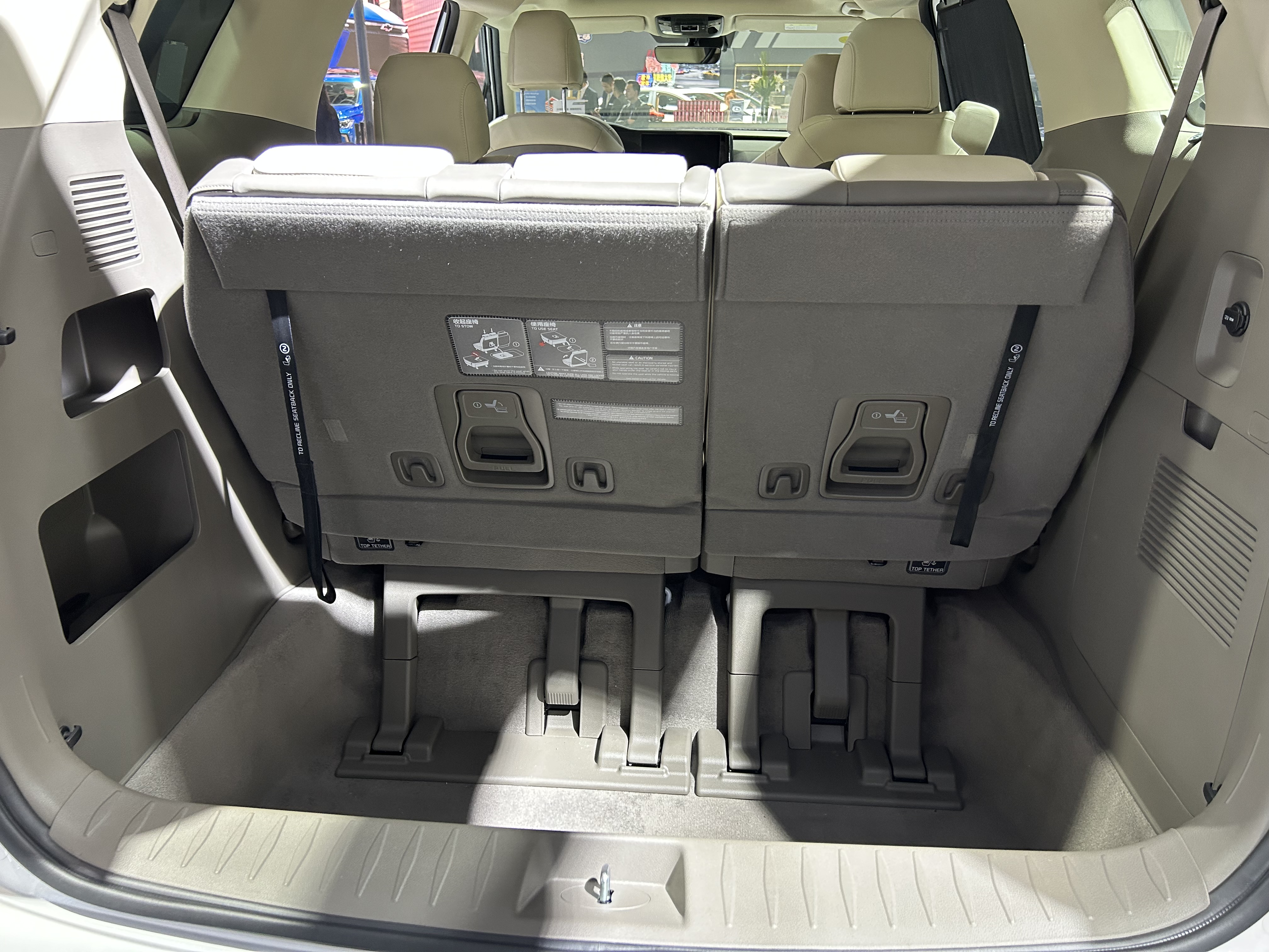 起亚嘉华真实评价,起亚嘉华全球销量第一的mpv