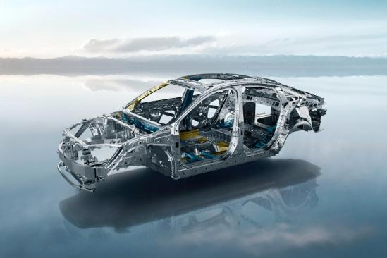 瑞虎7plus与艾瑞泽8哪个好,奇瑞艾瑞泽8新款2022手动挡