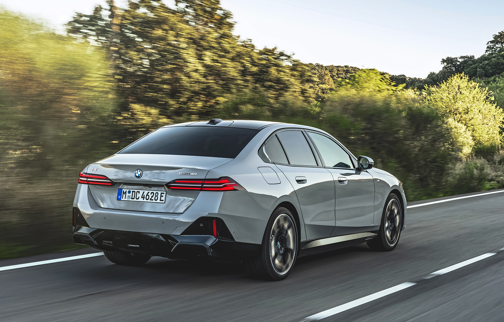 2020款全新bmw5系,全新bmw5系与梦想者同行