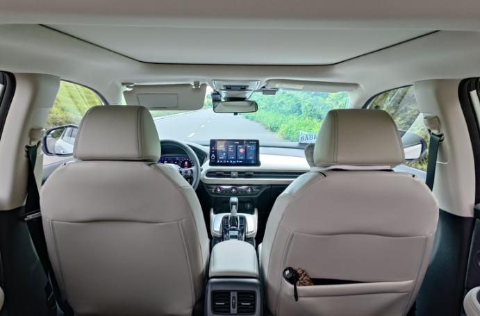 本田hrv1.5t最低配实车测评,1.5tcvt无级变速油耗