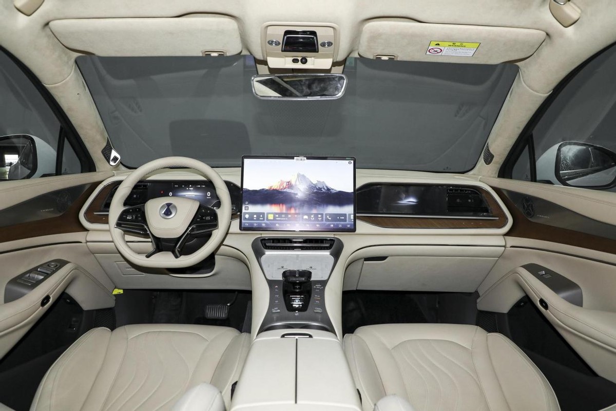 25万科技感十足的豪华级suv,兼顾实惠与实用这款suv值得一看