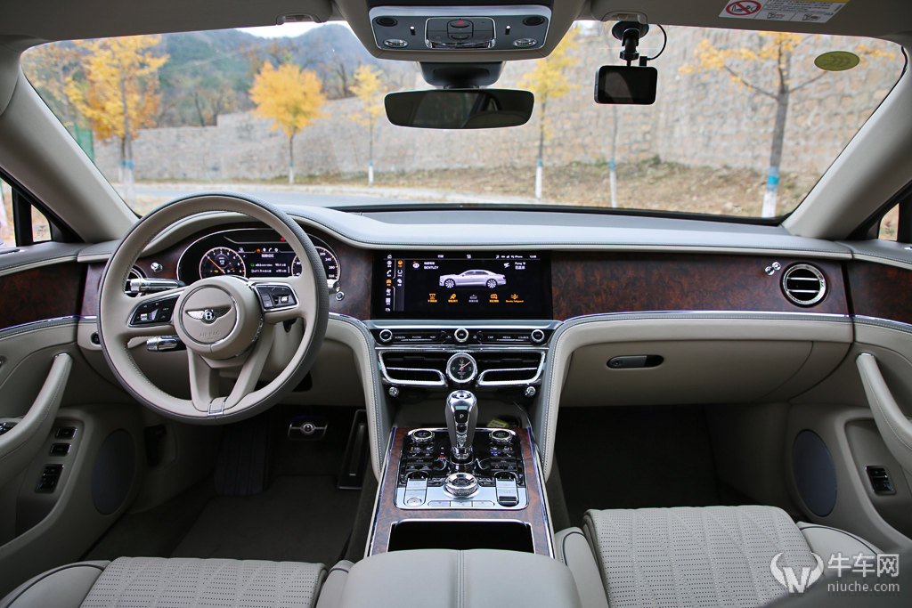 宾利飞驰phev傲世版,宾利飞驰phevhybrid