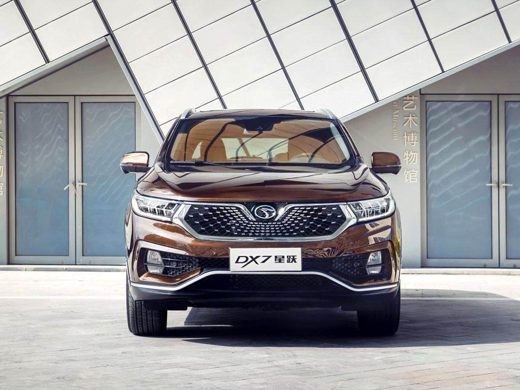 依旧主打性价比，东南要靠这款车打回市场，实拍东南DX7