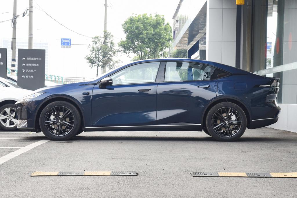 吉利再出新款王炸轿车,吉利新出王炸轿车