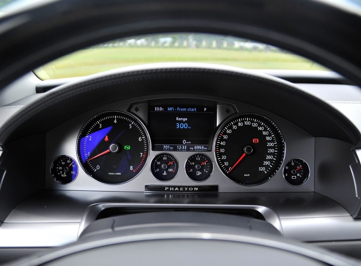 新款辉腾图片车长宽尺寸,辉腾2019款长度