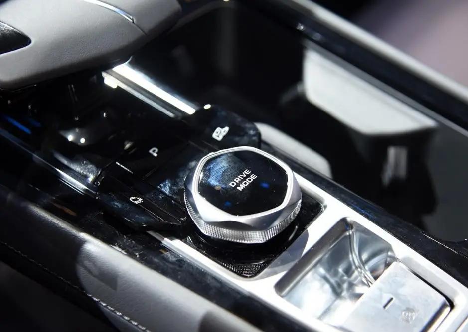 长安锐程cc和朗逸plus怎么选择,长安逸动plus长安锐程cc2021款