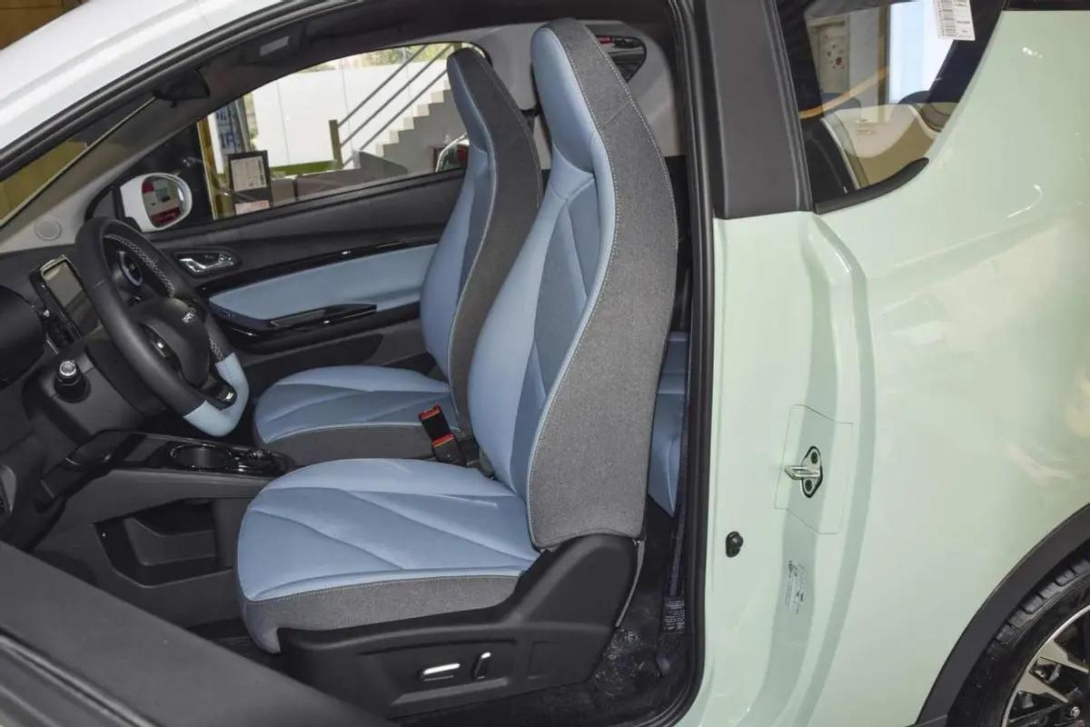 奇瑞小蚂蚁新能源代步车推荐,好看又便宜又不烧油的小车