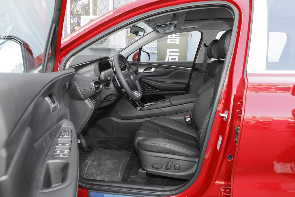 无敌的配置,第四代21款胜达落地价中配