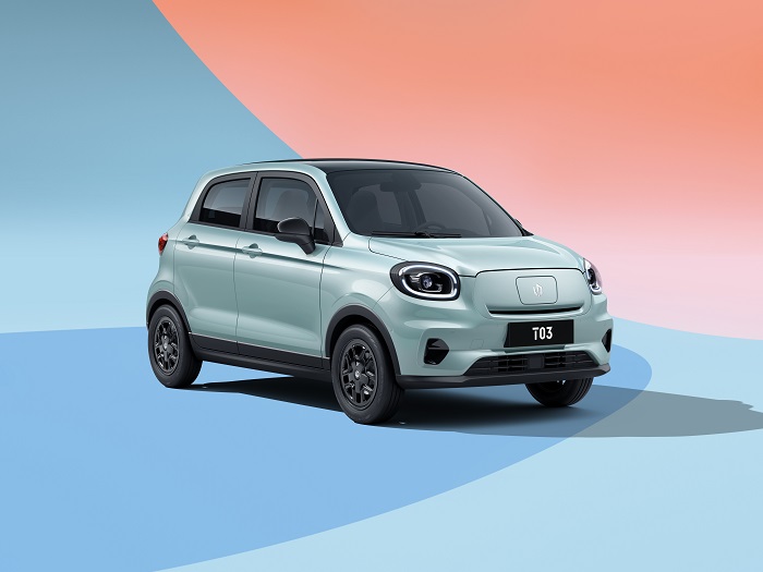 零跑C11纯电特价车至高优惠30000元并赠送交强险，包上牌