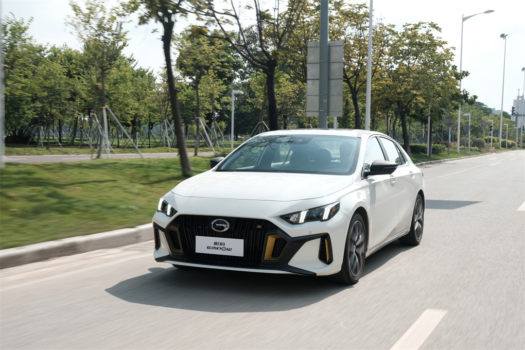 10万左右性价比高的车影豹,传祺影豹10万轿跑